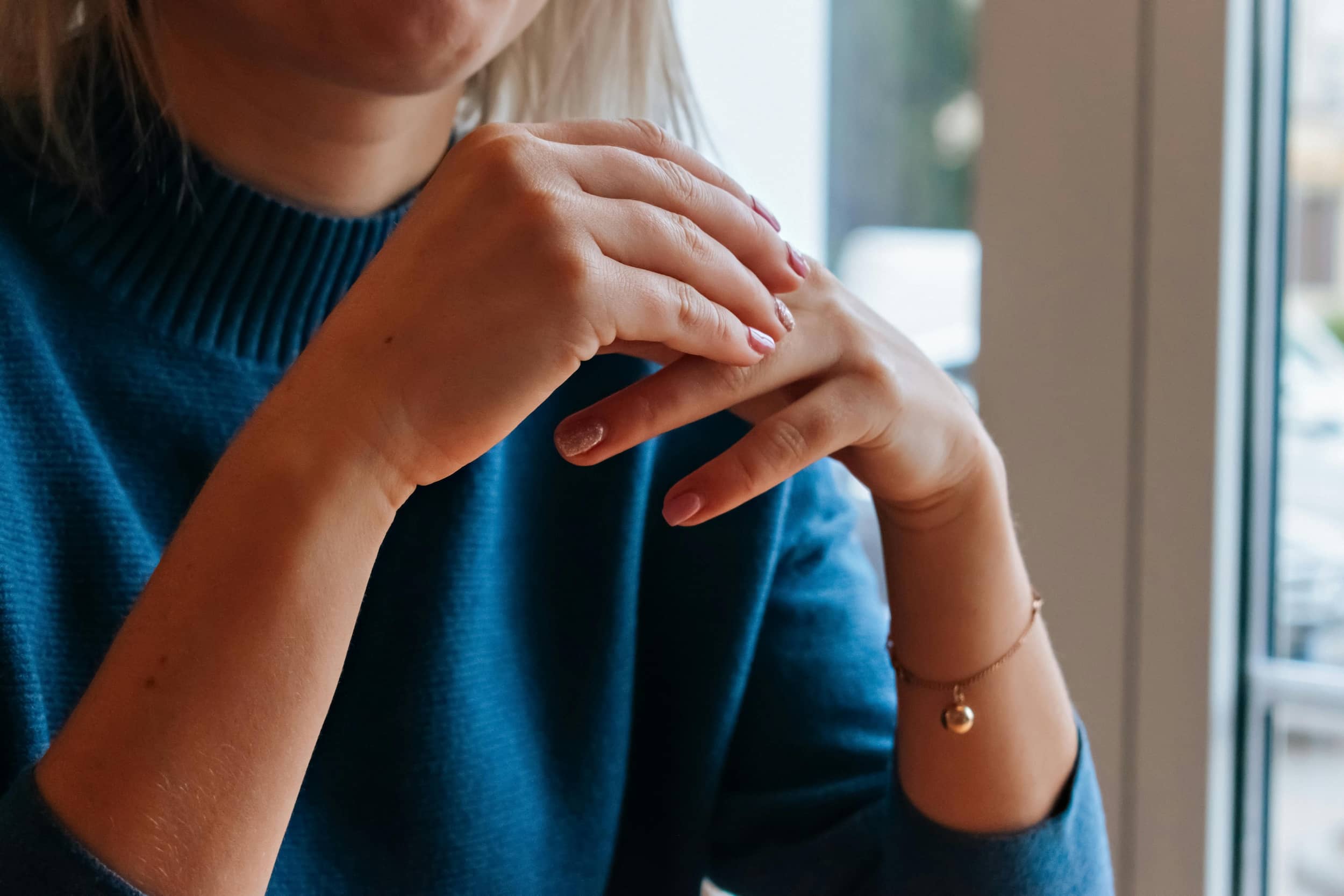 Nail changes during chemotherapy: why nails thin, peel or hurt, and what helps